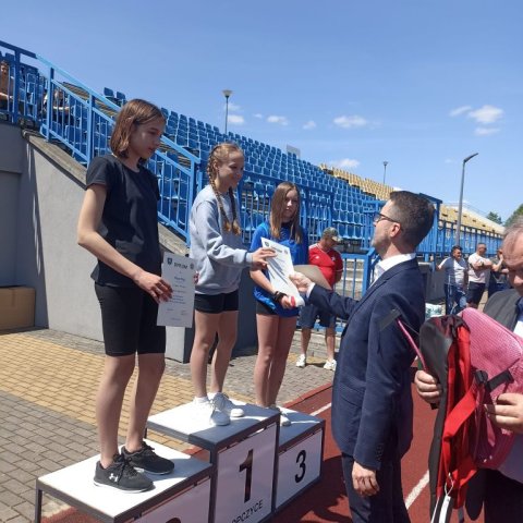 b_1024_768_0_00_images_2022_2023_MSM_lekkoatletyka_350948027_273332241730043_1517658732806780040_n